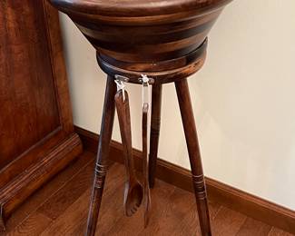 WALNUT SALAD BOWL ON STAND