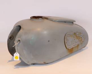 Lot 75
BMW R27 Primer Tank #9