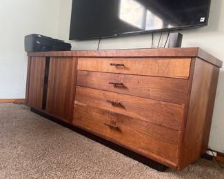Tambour Door Credenza by Milo Baughman for Glenn of California

Drawers need refacing 