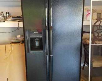  06 Frigidaire Refrigerator Freezer