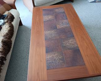 Coffee Table , very good condition, no scratches.