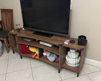 TV stand and TV