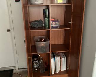 Storage cabinet