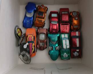 another picture of the hot wheels medaliions