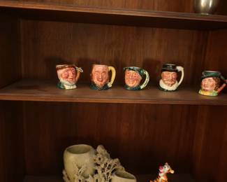 small  toby  mugs
