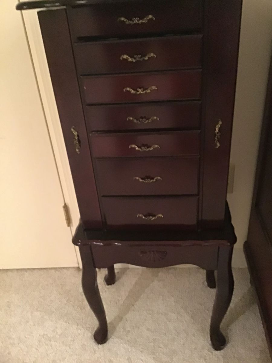 Jewelry chest 