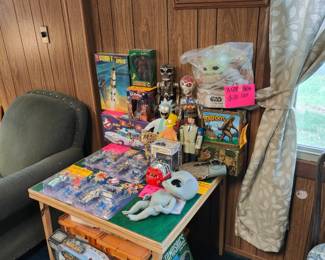 More cool sci Fi action figures & stuff