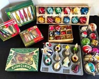 VintageAntiqueNewer Small  Feather Tree Christmas Ornaments