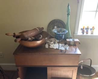 wooden bowl and rolling pins