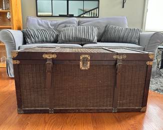 Vintage Trunk 