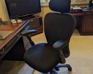 Ergonomic office chair