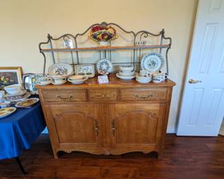 Ethan Allen 'French Provincial' hutch/storage cabinet 