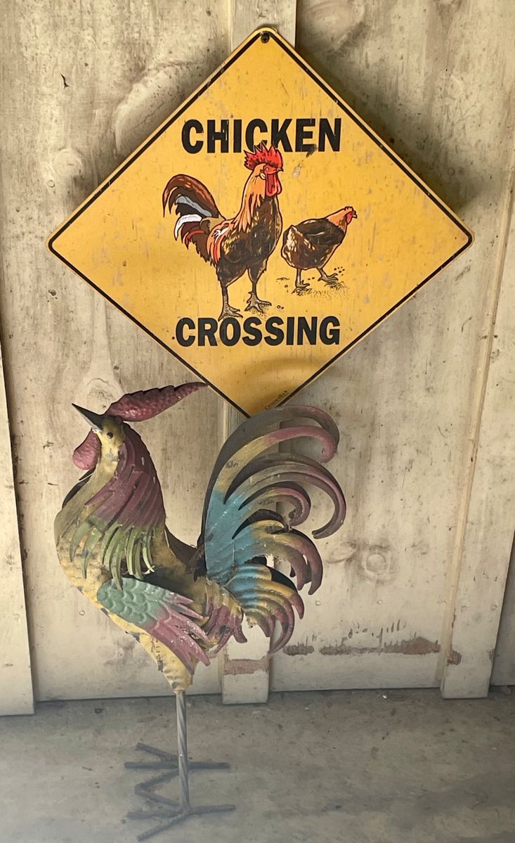 CHICKEN/ROOSTER DECOR

Tin Rooster - SOLD