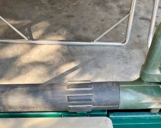 BLACK & DECKER VAC and 
MULCH VORTEX