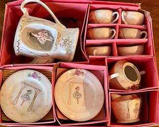VINTAGE LADY BALLERINA TEA SET