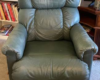 LEATHER LAZYBOY RECLINER