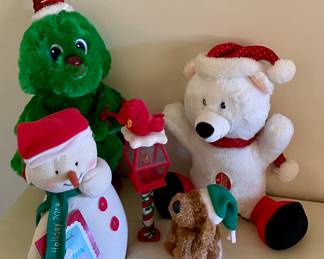 CHRISTMAS DECOR - ANIMATED PLUSH