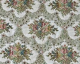 VINTAGE UPHOLSTERED CHAIR