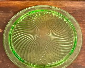 VASELINE GLASS CAKE PLATE