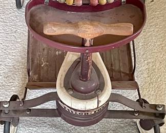 VINTAGE/ANTIQUETAYLOR-TOT METAL STROLLER