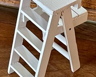 MINIATURE LADDER