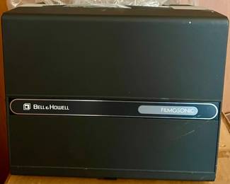 LIKE NEW BELL&HOWELL SUPER 8 MOVIE PROJECTOR 