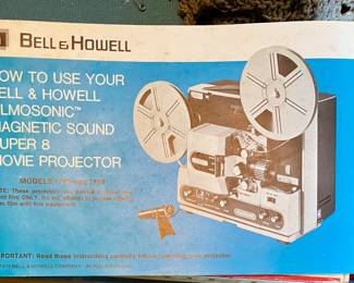 LIKE NEW BELL&HOWELL SUPER 8 MOVIE PROJECTOR 