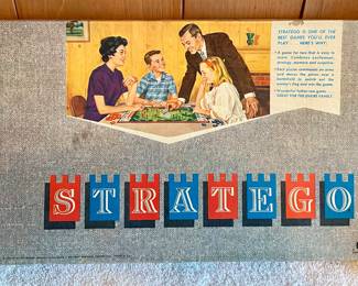 **NEW  VINTAGE STRATEGO BOARD GAME 