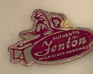 VINTAGE/ANTIQUE FENTON GLASS BASKET