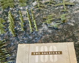 VINTAGE TOY SOLDIERS W/ORIGNINAL CHEST - 93 PIECES
