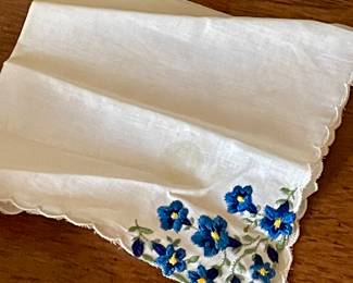 VINTAGE/ANTIQUE LINENS