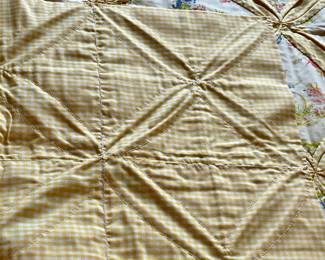 VINTAGE BABY QUILT