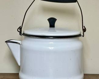 VINTAGE/ANTIQUE ENAMEL KETTLE