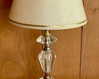 VINTAGE/ANTIQUE TABLE LAMP