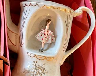 VINTAGE LADY BALLERINA TEA SET