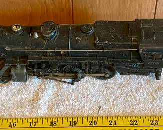 ANTIQUE O-GUAGE LOCOMOTIVE