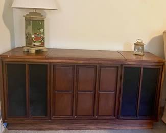 VINTAGE CONSOLE STEREO/RECORD PLAYER