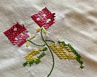 VINTAGE/ANTIQUE LINENS