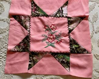 VINTAGE/ANTIQUE QUILT PANEL