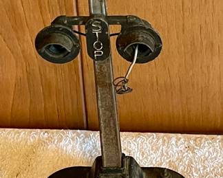 ANTIQUE O-GUAGE FLASHING LIGHT