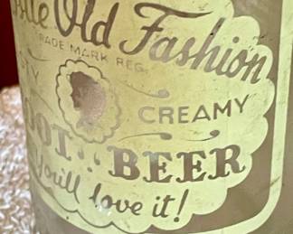 VINTAGE FROSTIE ROOT BEER BOTTLE