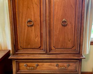 VINTAGE "WHITE" FURNITURE WARDROBE