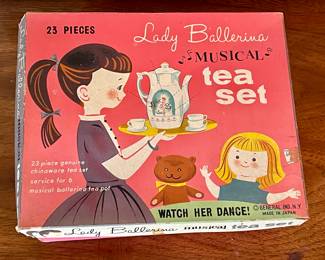 VINTAGE LADY BALLERINA TEA SET