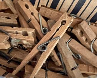 VINTAGE CLOTHES PIN BAG