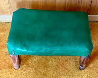 VINTAGE/ANTIQUE FOOT STOOL