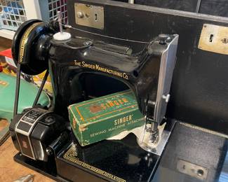 Singer Featherweight machine