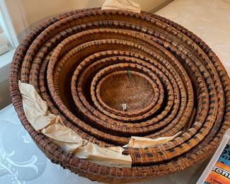 Very nice Set of nesting Baskets