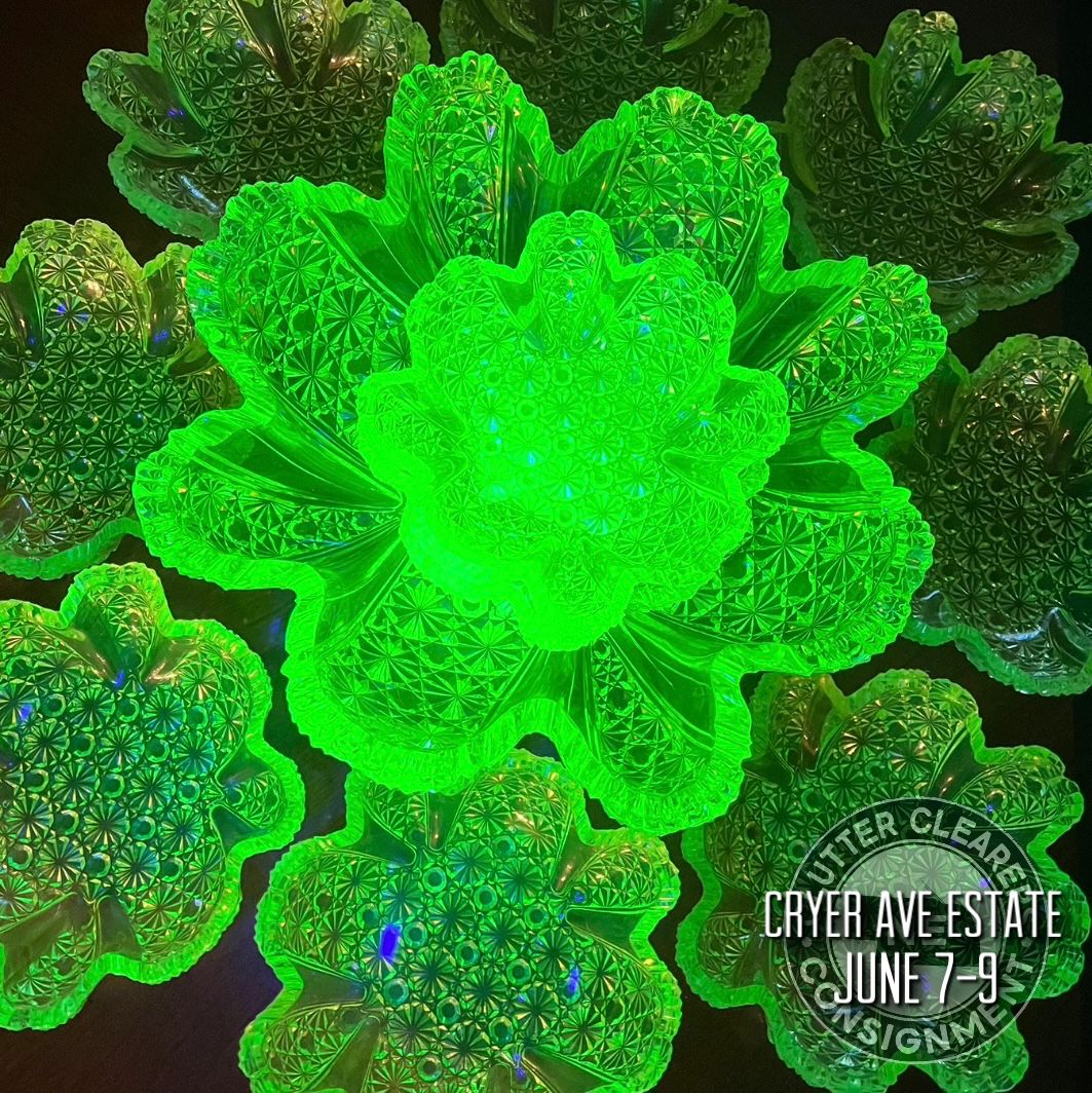 Hobbs Brockunier & Co. EAPG Daisy And Button Master Bowl With Nine Berry Bowls