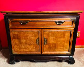 Broyhill Premier trifold buffet 