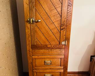 Vintage Windjammer Young-Hinkle Armoire cabinet/dresser 